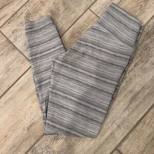 Lululemon Gray Striped Leggings size 8 -extra shirt included